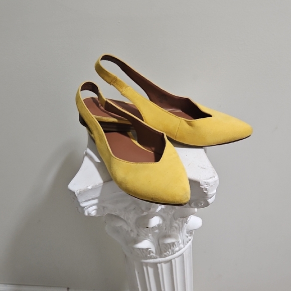 Indigo Yellow Slingback Heels with Pointed Toe (Pre-owned Some Flaws May Occur) - Picture 1 of 10